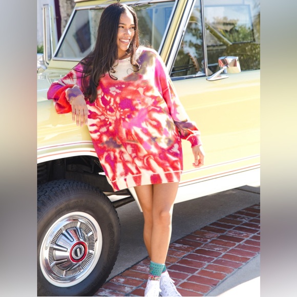 EUC Natural Life Taylor Oversize Sweater, Magenta Tie-Dye, size L/XL - Picture 3 of 9